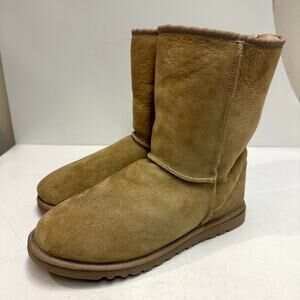 UGG Women's Women's Classic Short Boot Pure Sheep's Wool Made in Australia 12